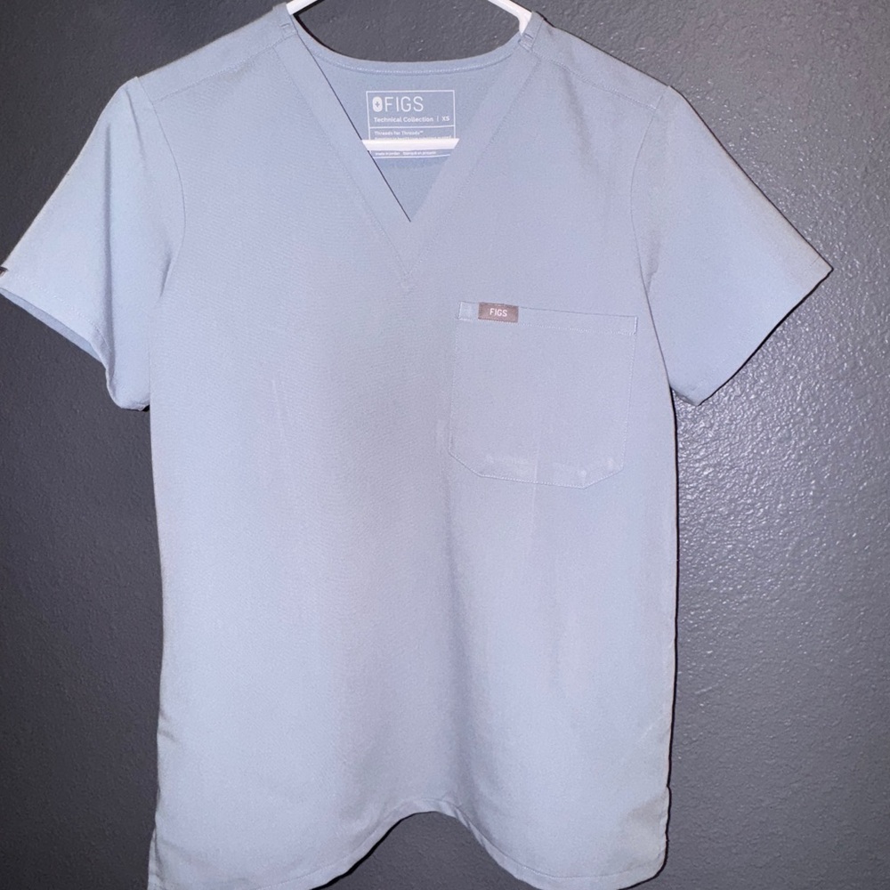 Figs Women's Sky Blue V-Neck Short Sleeve Tee